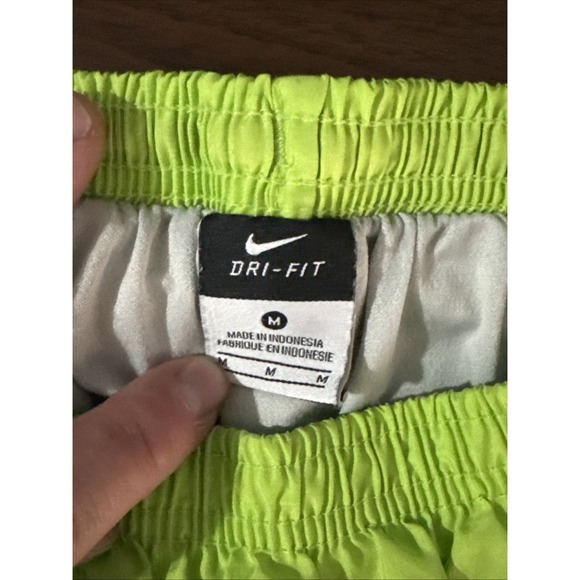 Nike Dri Fit Shorts Womens Medium Running Lined Green Lightweight Workout - Picture 4 of 7